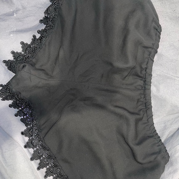 Mumu Shorts with Tag - Picture 2 of 2